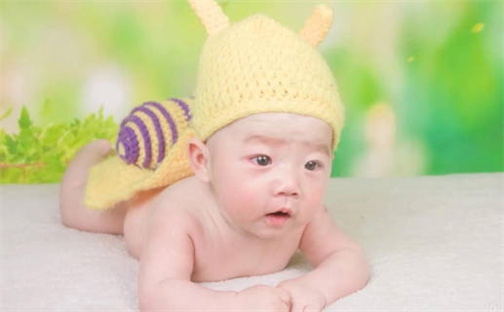 周姓男孩子取名