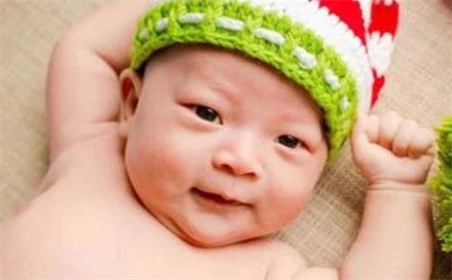 胡姓女生起名指南：温柔甜美名字大全(493个)