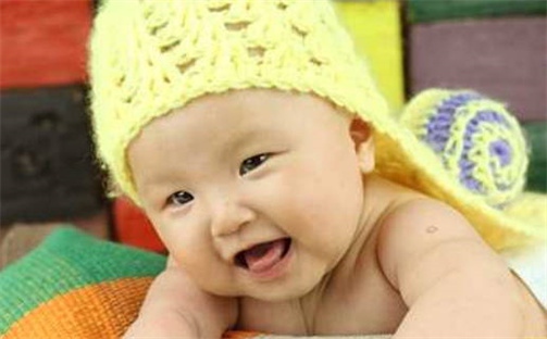 何姓男孩子取名