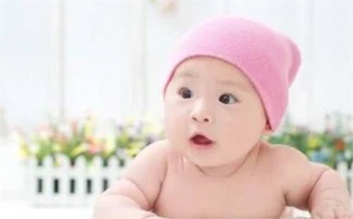 何姓男孩子取名